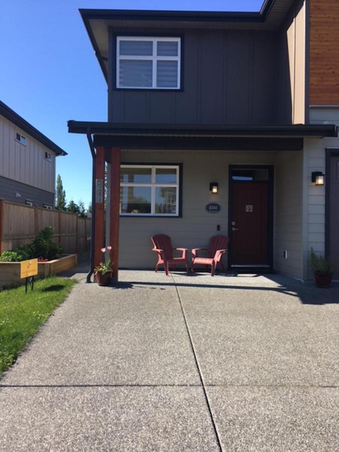 Mollys Cottage-The Suite On Vancouver Island Near Yyj Airport And The Wa And Bc Ferries North Saanich Exterior foto